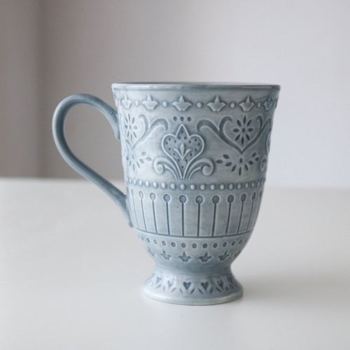 Ceramic Underglaze Haze Blue Tulip Relief Dinner Plate